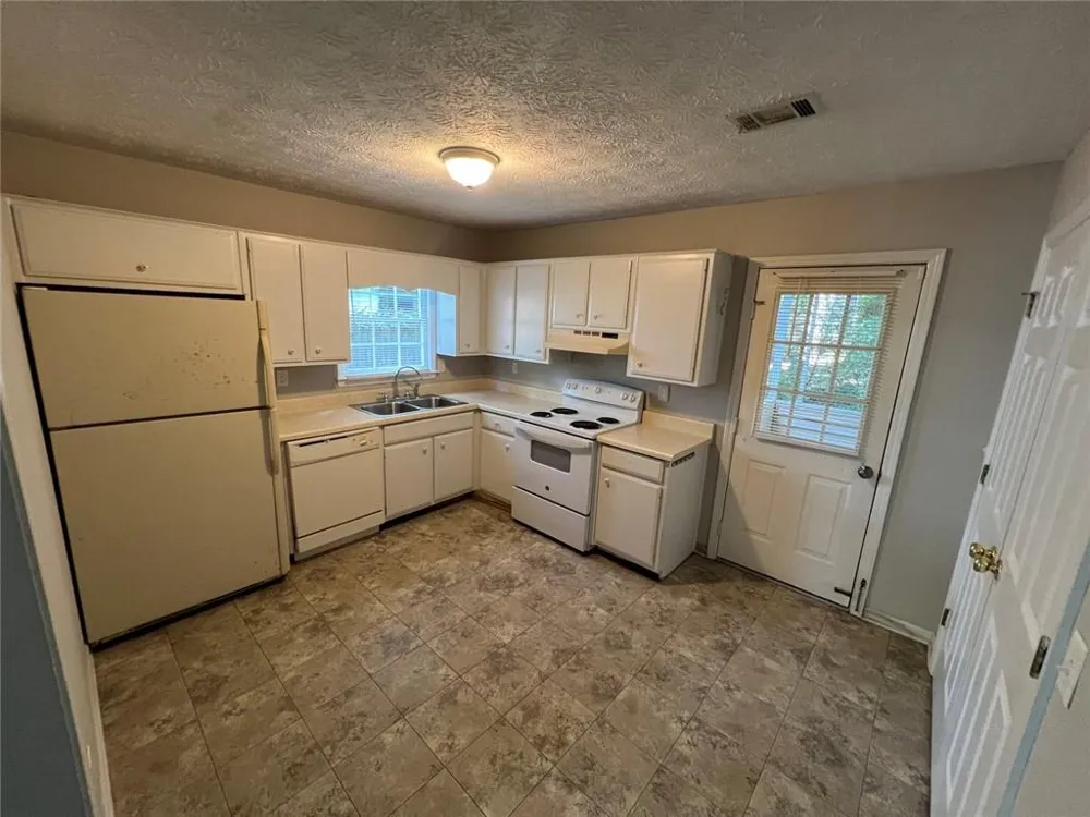 2735 Fairlane Drive Cumming, GA 30041