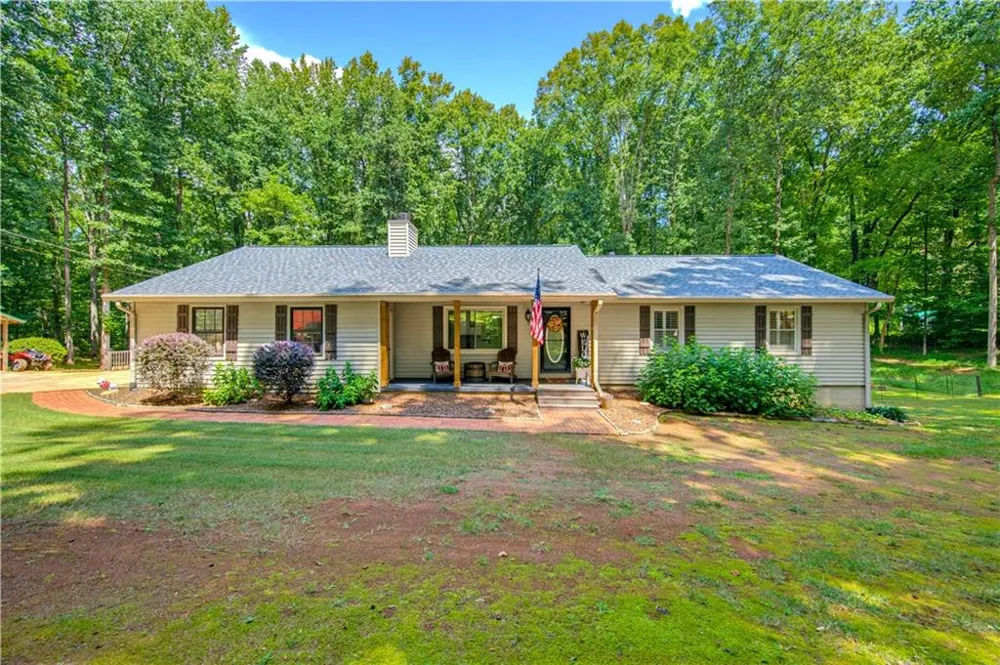 3744 Tanners Mill Road Gainesville, GA 30507