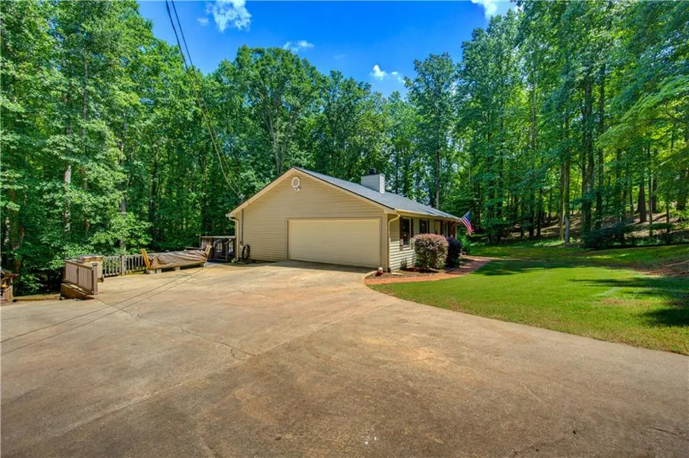 3744 Tanners Mill Road Gainesville, GA 30507