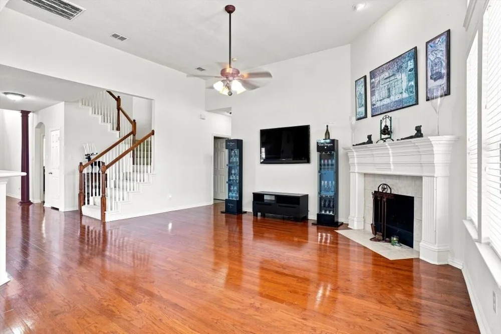 1915 Ledgemont Court Allen, TX 75013