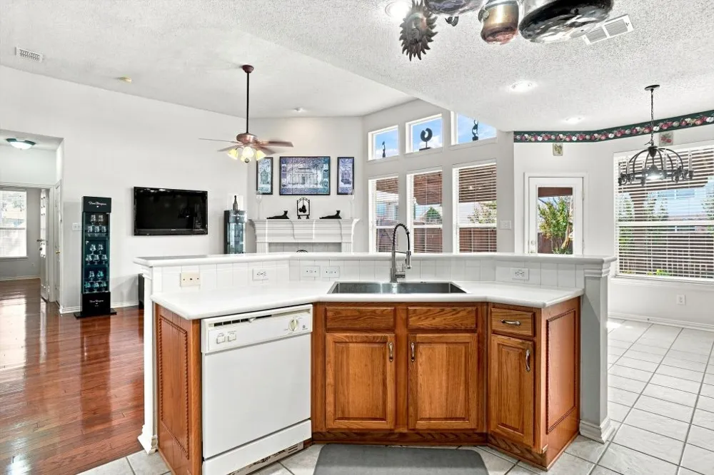 1915 Ledgemont Court Allen, TX 75013