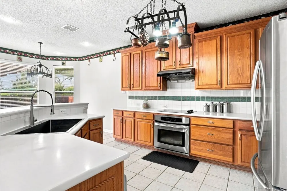1915 Ledgemont Court Allen, TX 75013