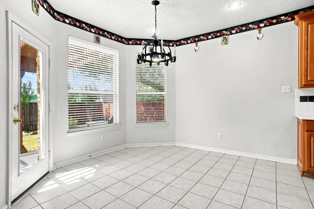 1915 Ledgemont Court Allen, TX 75013