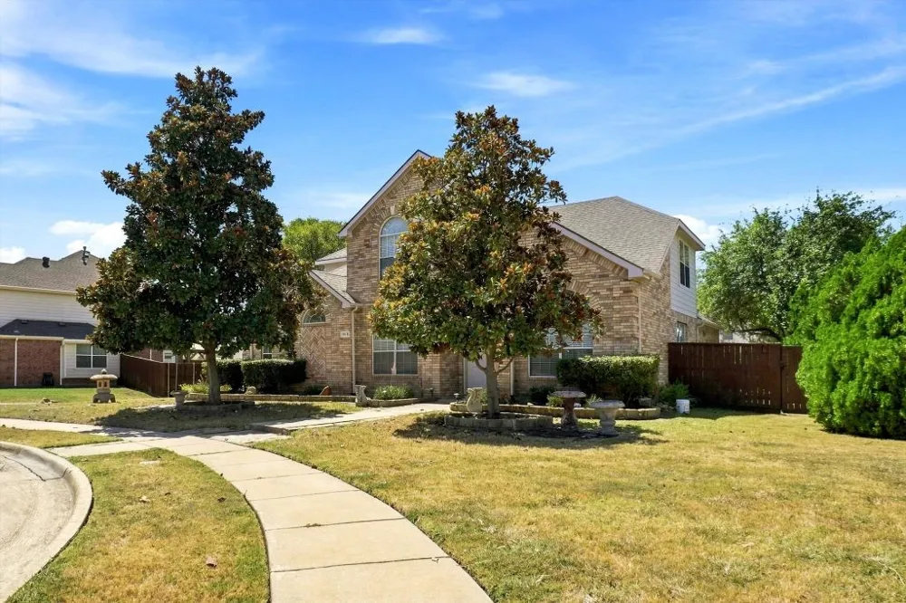 1915 Ledgemont Court Allen, TX 75013