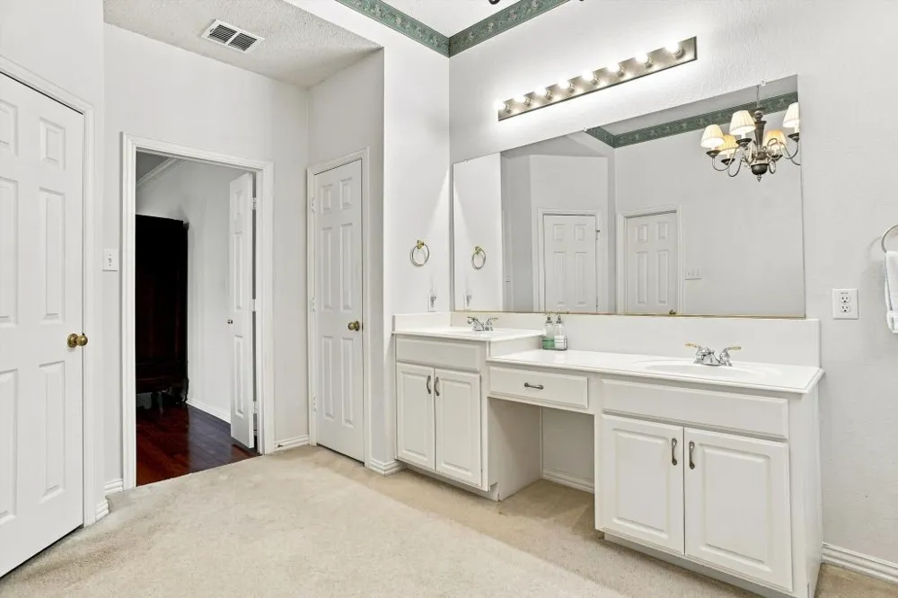 1915 Ledgemont Court Allen, TX 75013