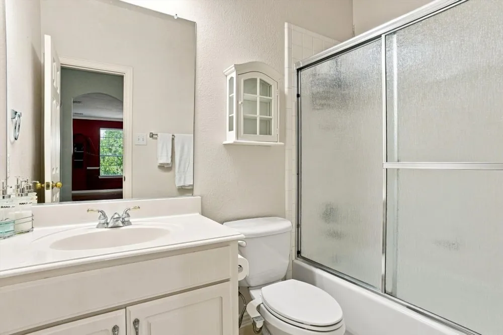 1915 Ledgemont Court Allen, TX 75013