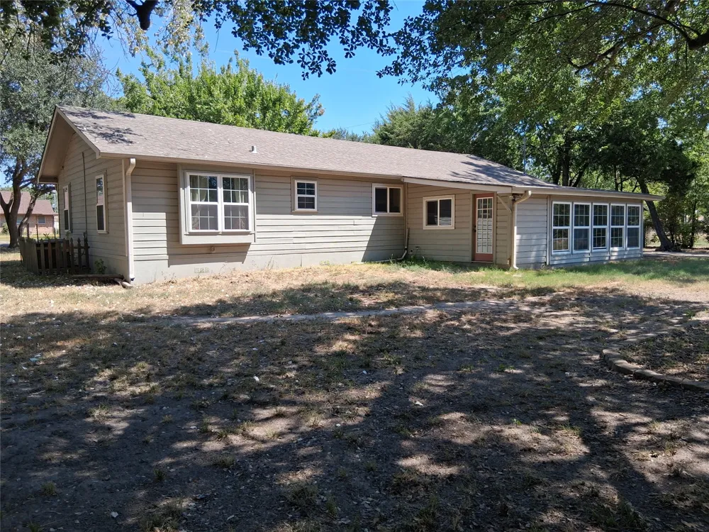 2619 Charity Road Commerce, TX 75428