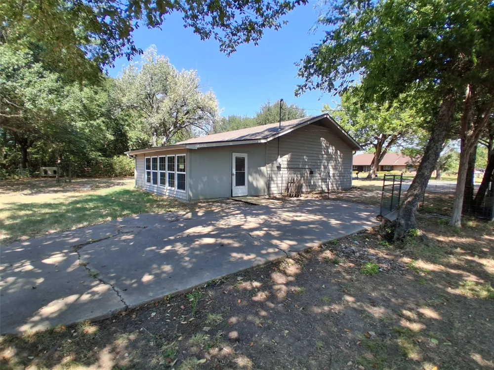 2619 Charity Road Commerce, TX 75428