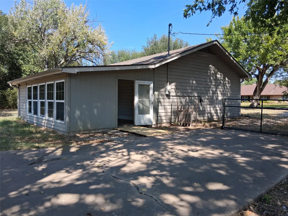 2619 Charity Road Commerce, TX 75428