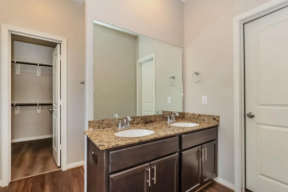 320 Terra Vista Circle Montgomery, TX 77356