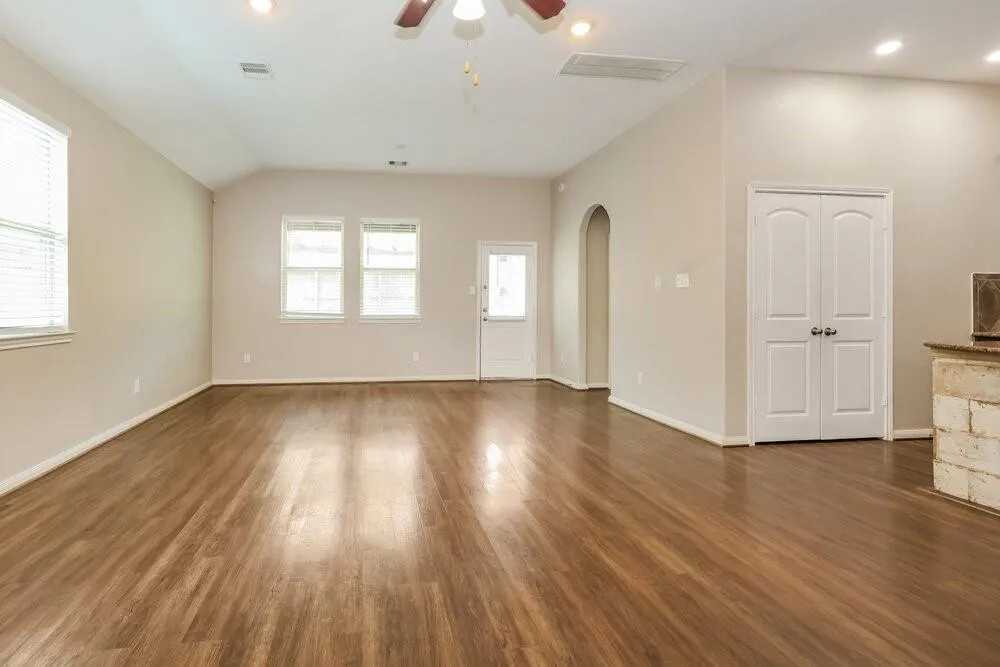 320 Terra Vista Circle Montgomery, TX 77356