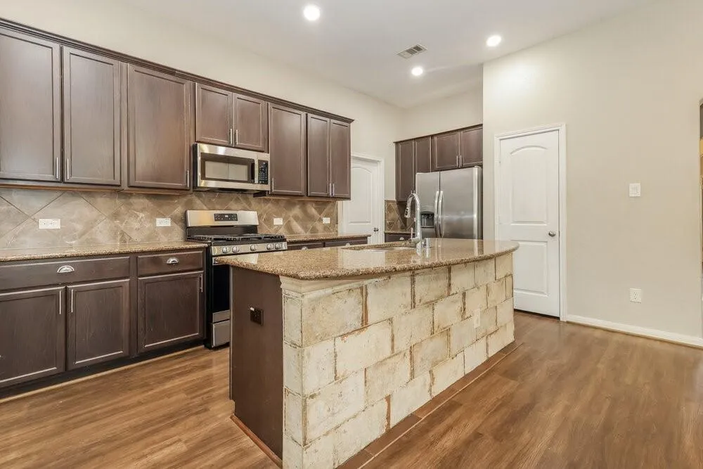320 Terra Vista Circle Montgomery, TX 77356