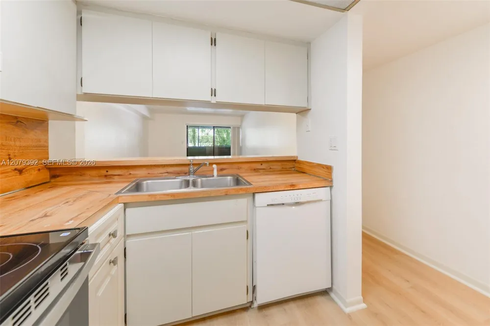 7420 SW 59th Ave #D South Miami, FL 33143