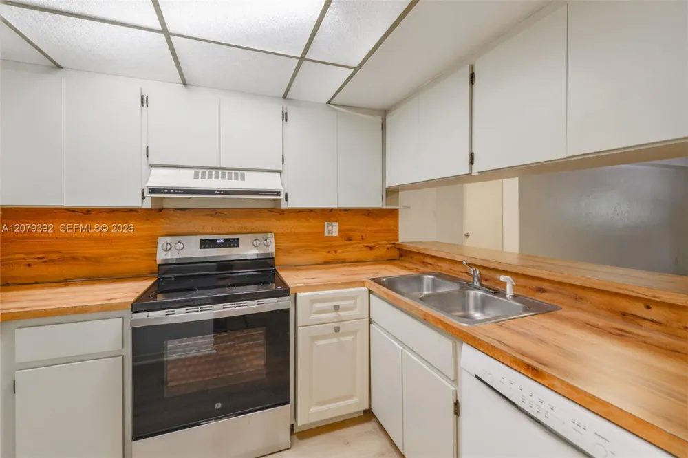 7420 SW 59th Ave #D South Miami, FL 33143