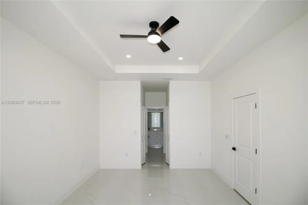 945 COMMODORE ST Lehigh Acres, FL 33974