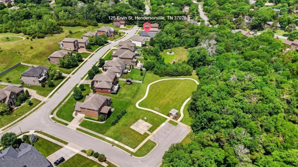 125 Ervin St Hendersonville, TN 37075