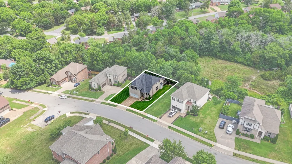 125 Ervin St Hendersonville, TN 37075