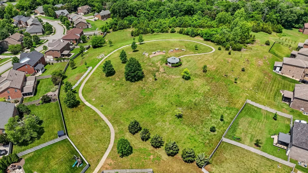 125 Ervin St Hendersonville, TN 37075