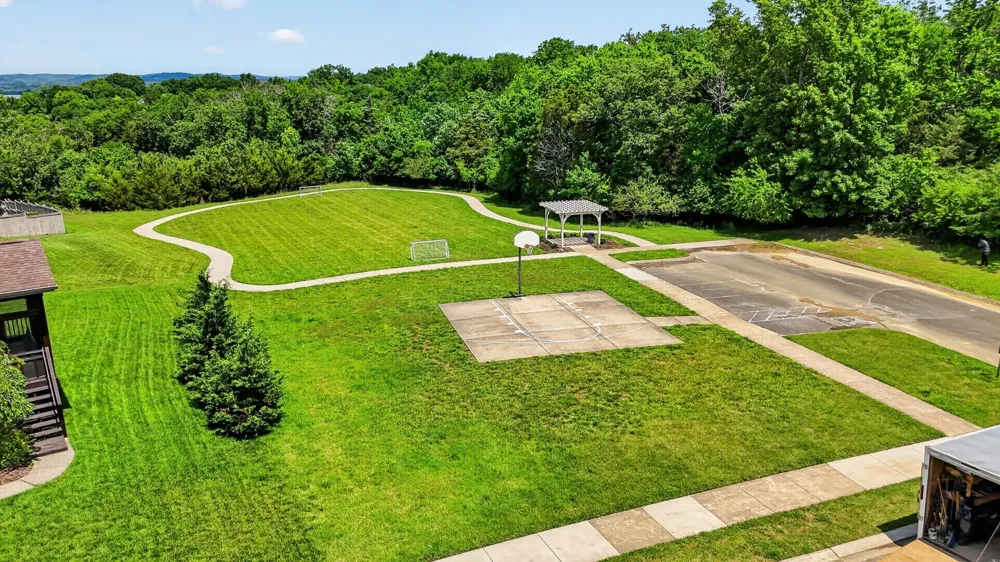125 Ervin St Hendersonville, TN 37075