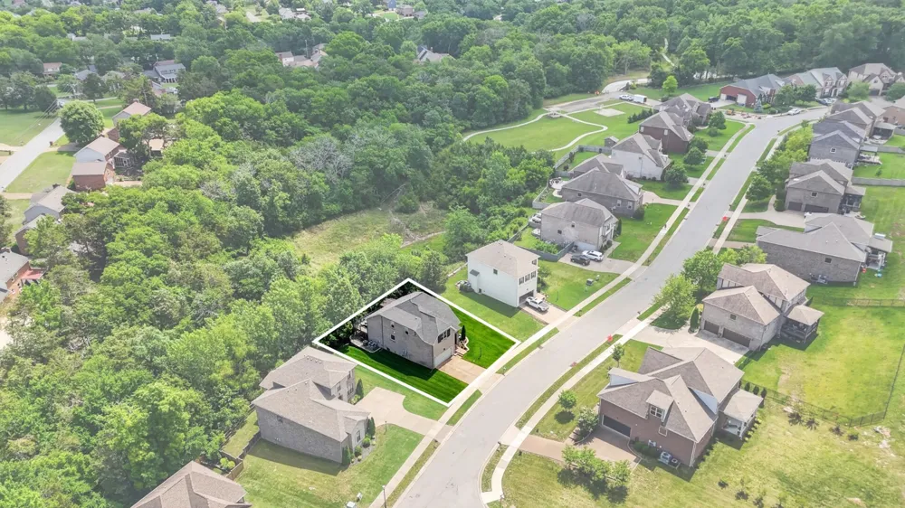 125 Ervin St Hendersonville, TN 37075