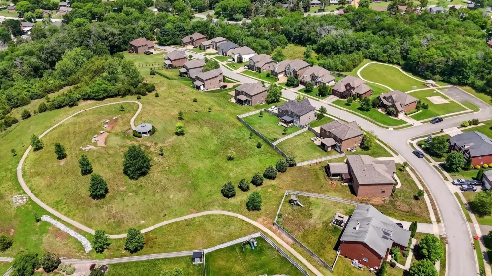 125 Ervin St Hendersonville, TN 37075