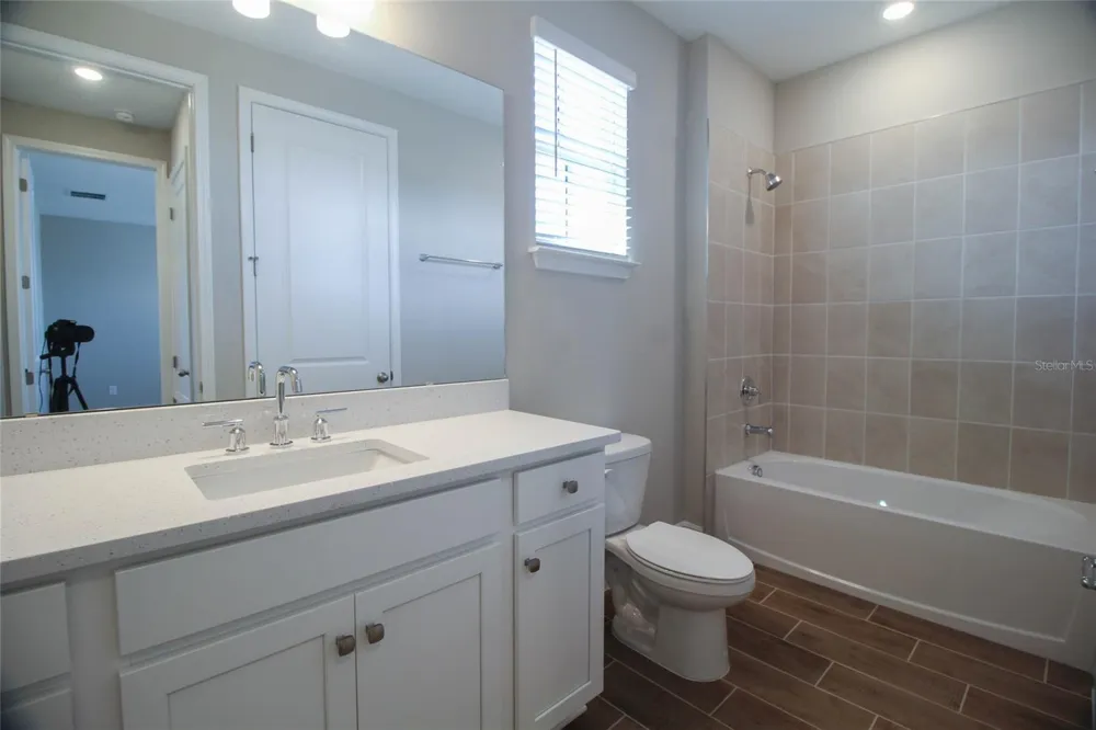 10159 HASSELMANN ALLEY Orlando, FL 32827