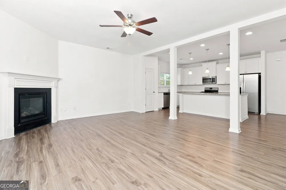 176 Bryon LN Acworth, GA 30102