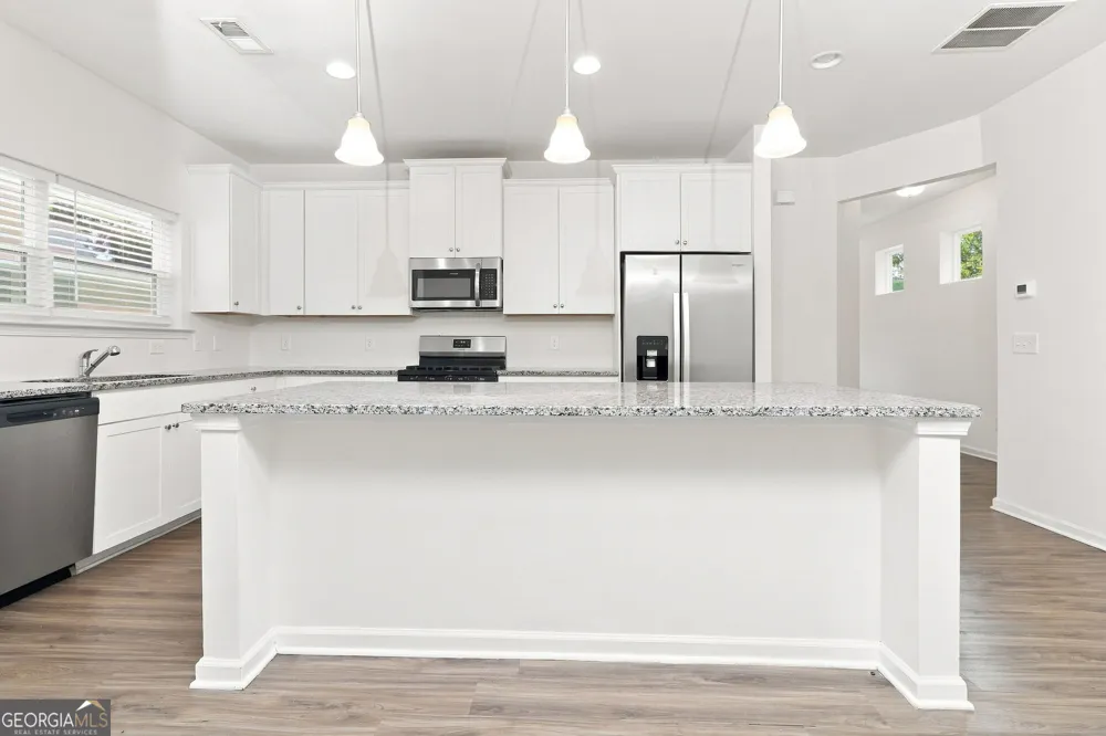 176 Bryon LN Acworth, GA 30102
