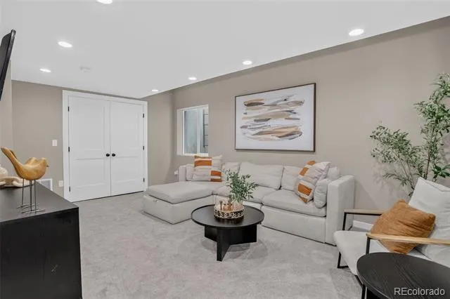 7639 S Zante Court Aurora, CO 80016