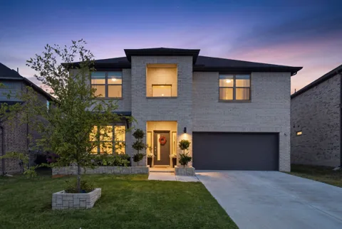 2318 Highbury Hill