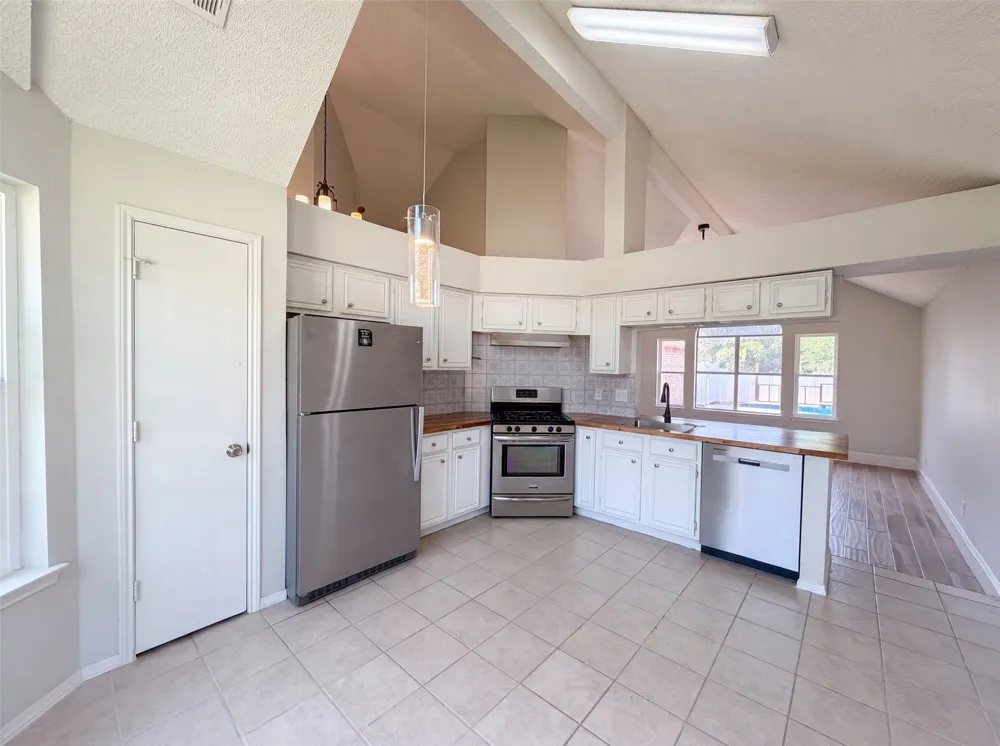 713 Lake Bluff Drive Flower Mound, TX 75028