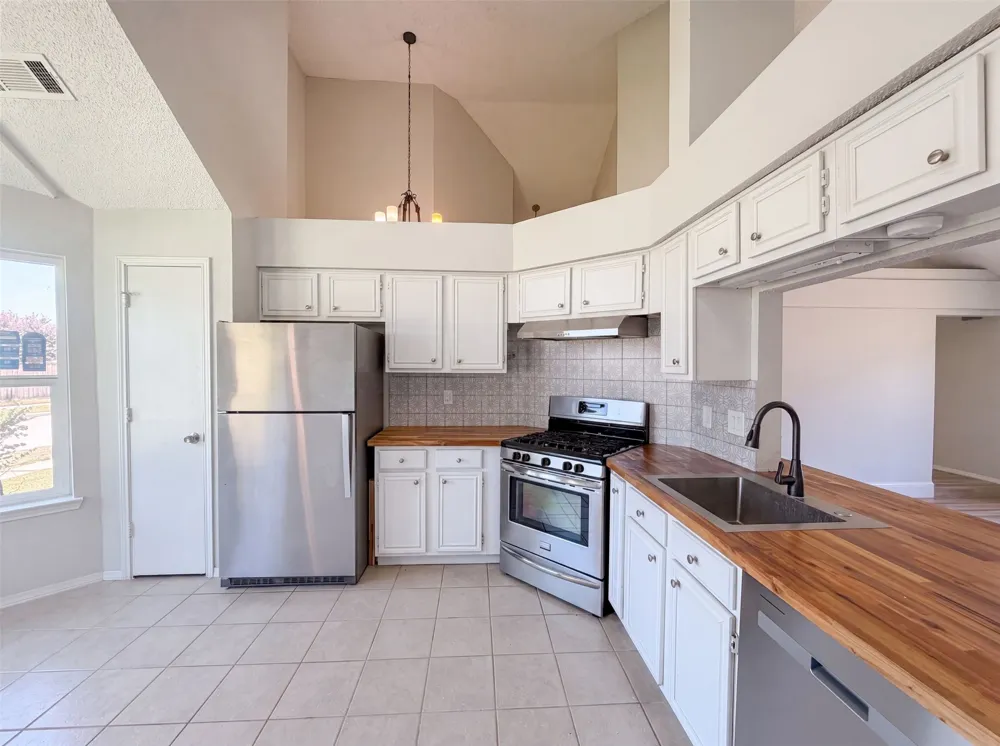 713 Lake Bluff Drive Flower Mound, TX 75028