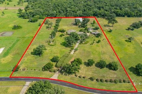 2418 Majestic Oaks Court