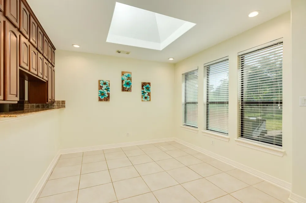 2418 Majestic Oaks Court Rosharon, TX 77583