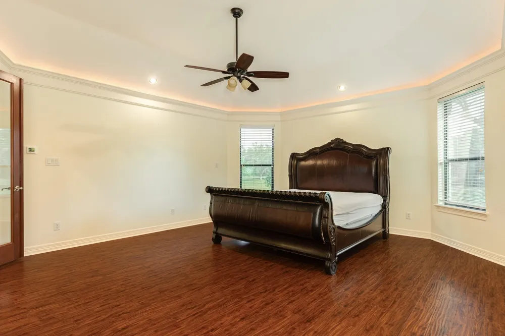 2418 Majestic Oaks Court Rosharon, TX 77583