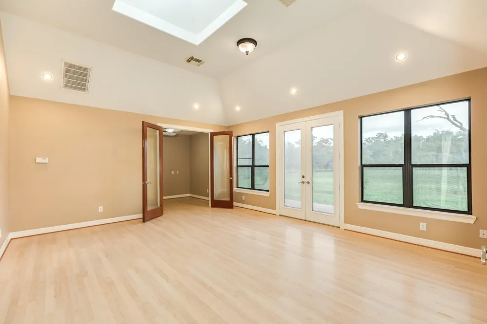 2418 Majestic Oaks Court Rosharon, TX 77583