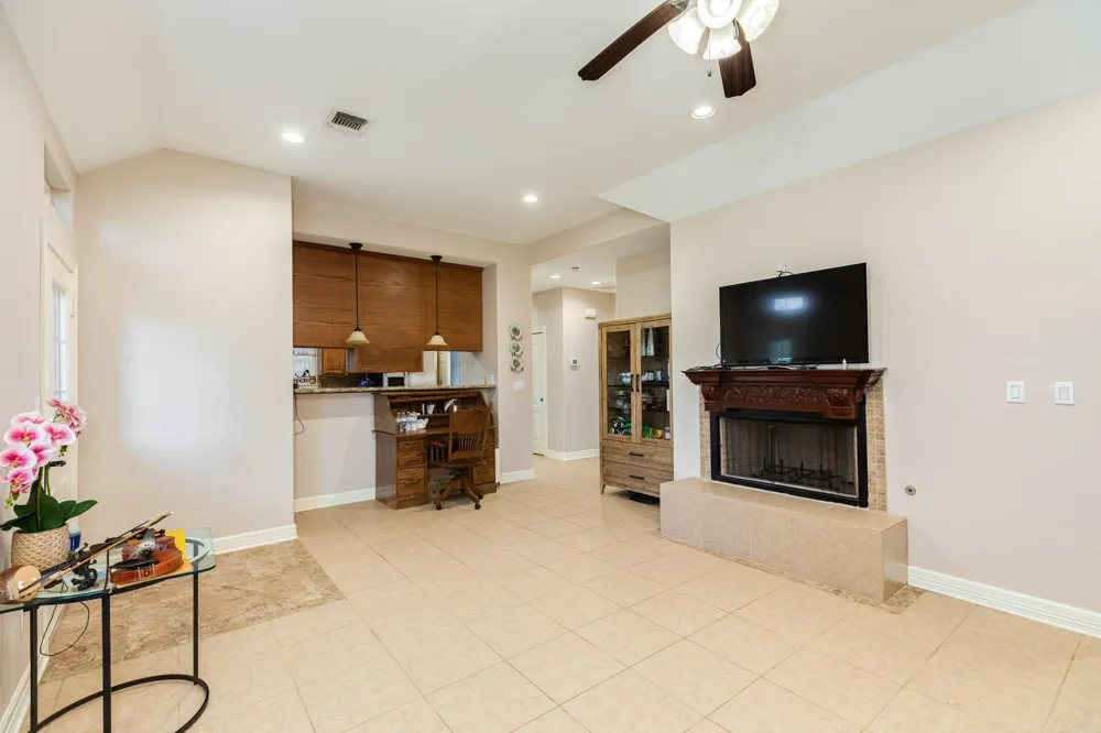 2418 Majestic Oaks Court Rosharon, TX 77583