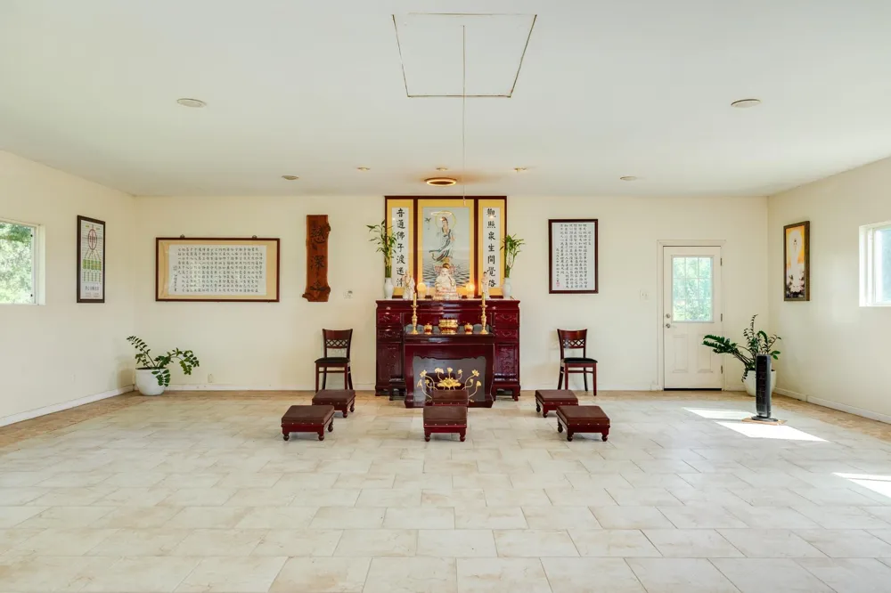 2418 Majestic Oaks Court Rosharon, TX 77583