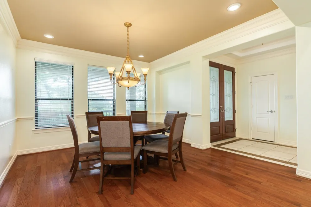 2418 Majestic Oaks Court Rosharon, TX 77583