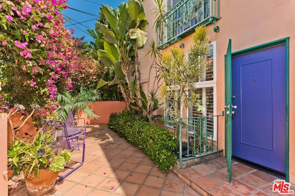 710 Pier Avenue #1 Santa Monica, CA 90405