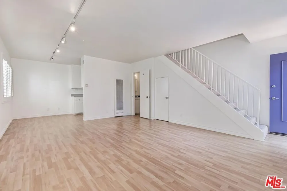710 Pier Avenue #1 Santa Monica, CA 90405