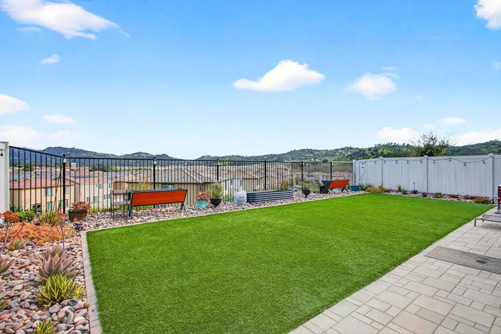 28252 Farm Creek Way Valley Center, CA 92082