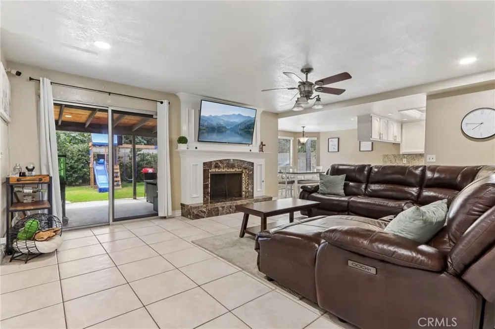 9228 Hawthorne Avenue Riverside, CA 92503