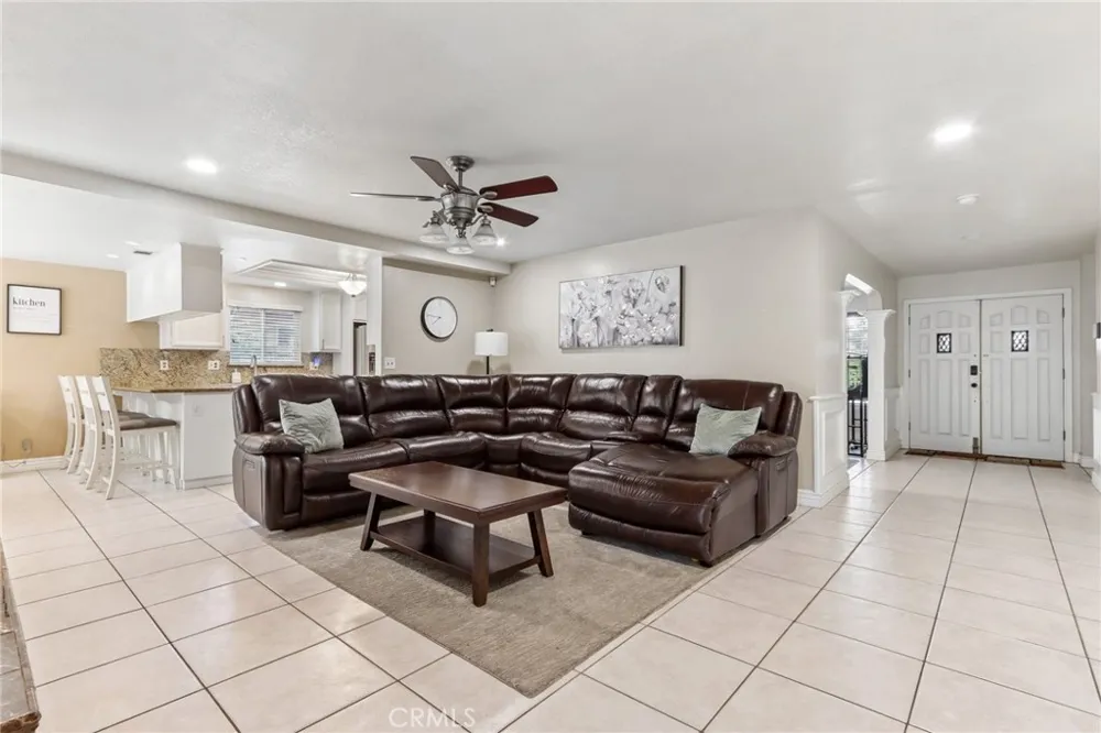9228 Hawthorne Avenue Riverside, CA 92503