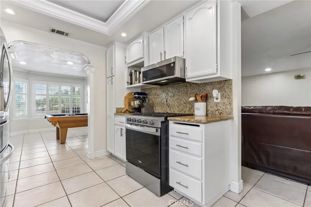9228 Hawthorne Avenue Riverside, CA 92503