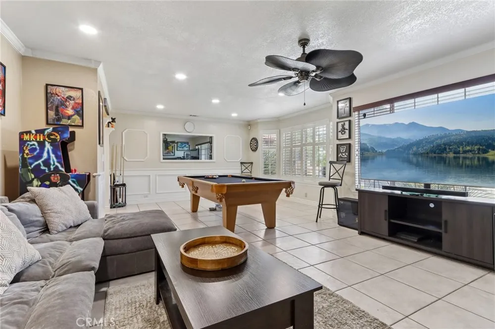9228 Hawthorne Avenue Riverside, CA 92503