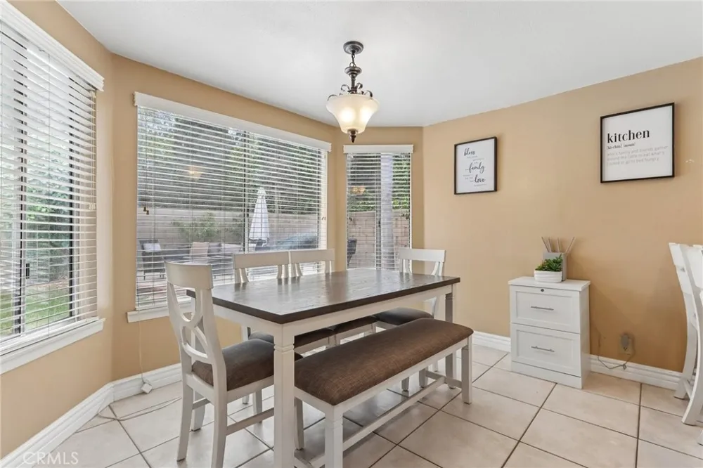 9228 Hawthorne Avenue Riverside, CA 92503