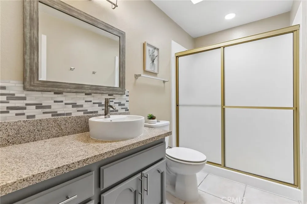 9228 Hawthorne Avenue Riverside, CA 92503