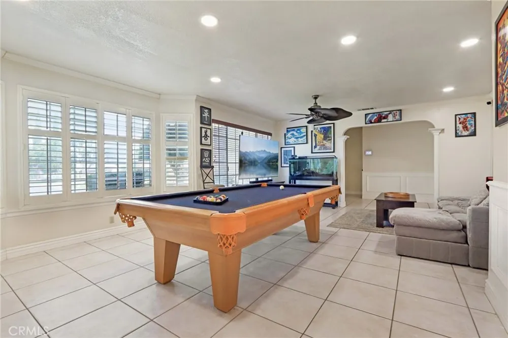 9228 Hawthorne Avenue Riverside, CA 92503