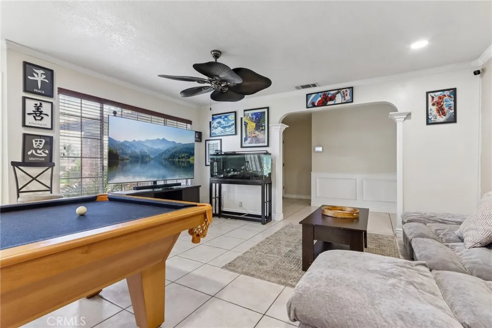 9228 Hawthorne Avenue Riverside, CA 92503